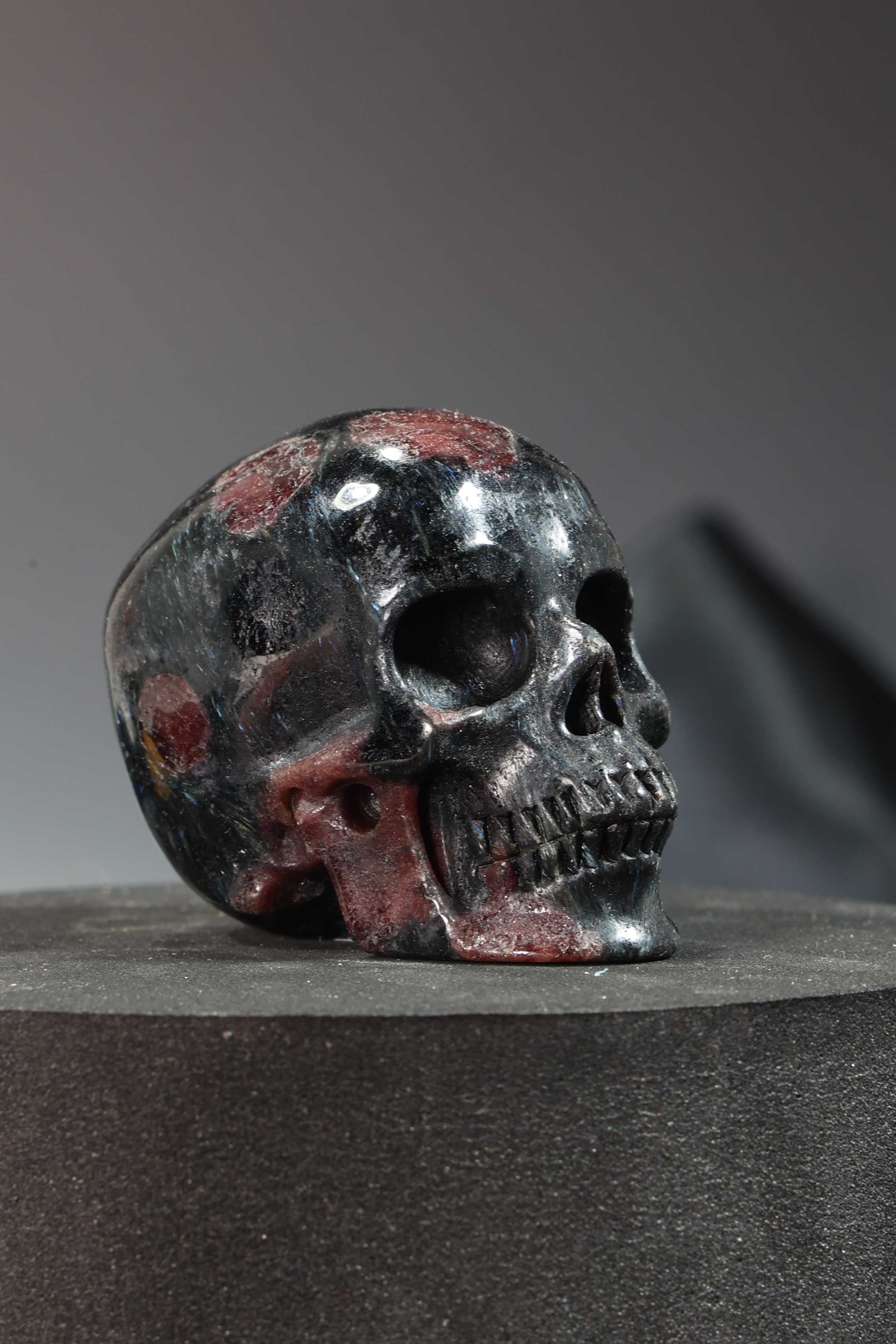Garnet Skull Carving