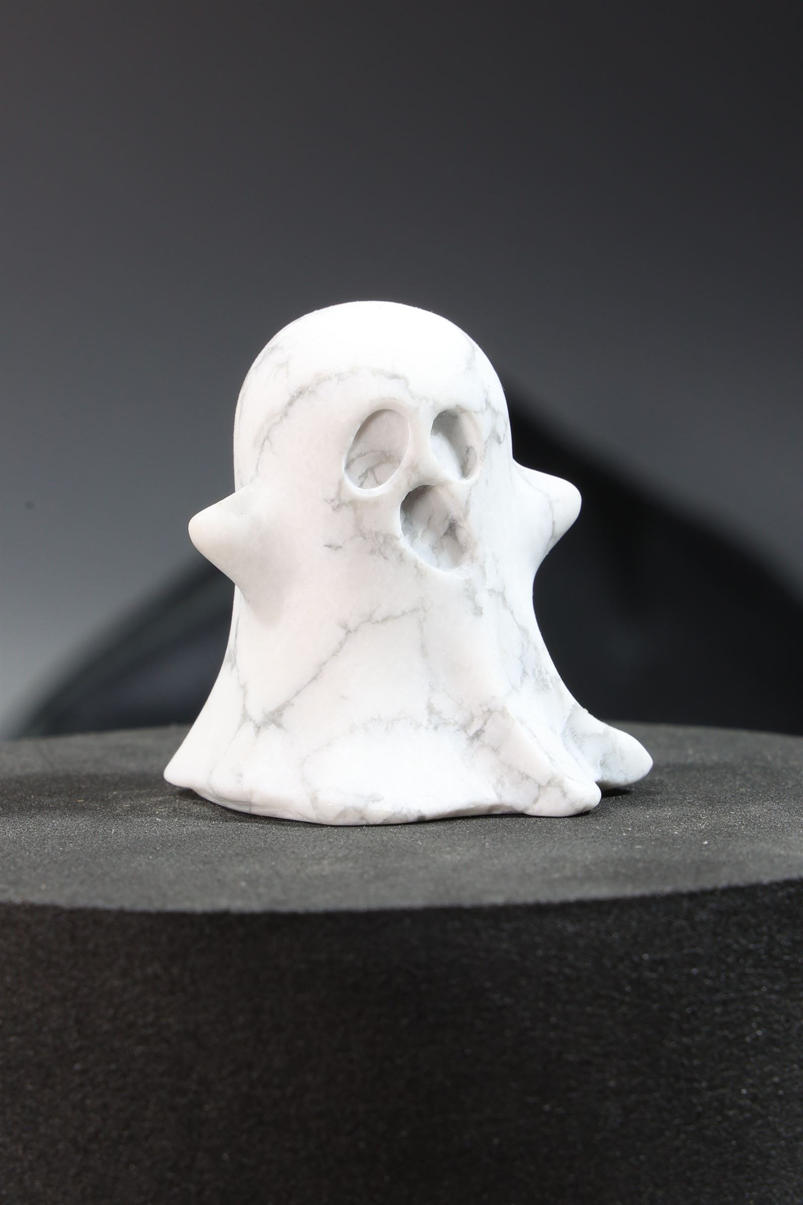 Howlite Spooky Ghost Carving